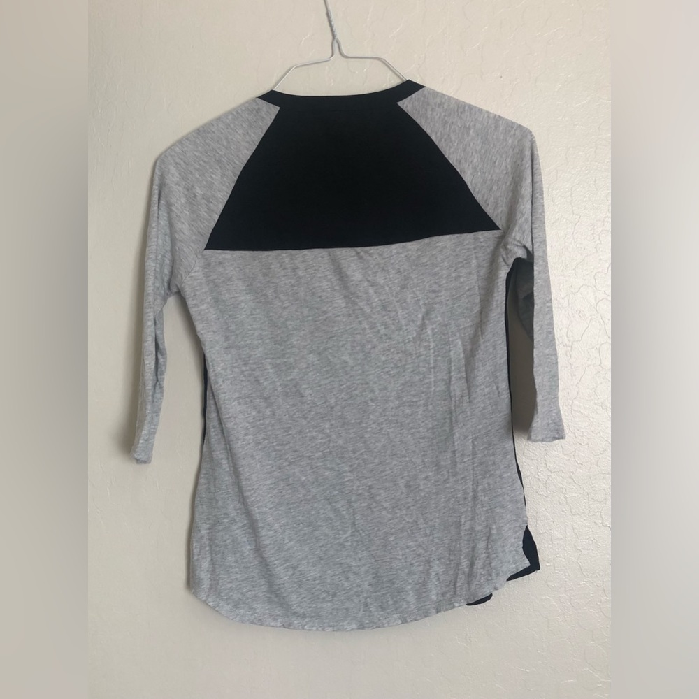 Express - women’s XS top 3/4 sleeves gray and Black / Grey Top - Picture 2 of 10